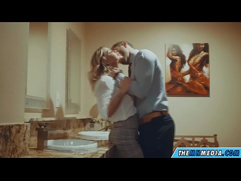 ❤️ Lè yon blond bèl sedui ou nan yon twalèt piblik ❌ Porno fb nan ht.hentaivost.ru ☑